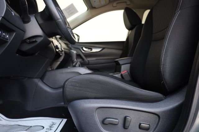 2019 Nissan Rogue SV - 23029138 - 15