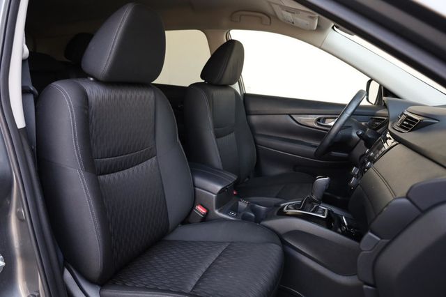 2019 Nissan Rogue SV - 23029138 - 16
