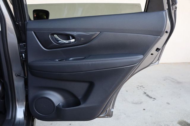 2019 Nissan Rogue SV - 23029138 - 21