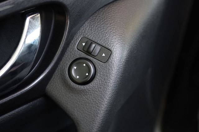 2019 Nissan Rogue SV - 23029138 - 33
