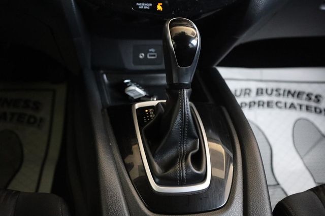 2019 Nissan Rogue SV - 23029138 - 44