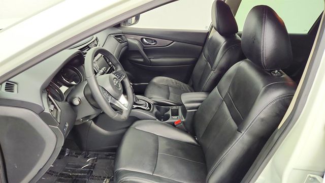 2019 Nissan Rogue S with Special Edition Package - 22962886 - 18