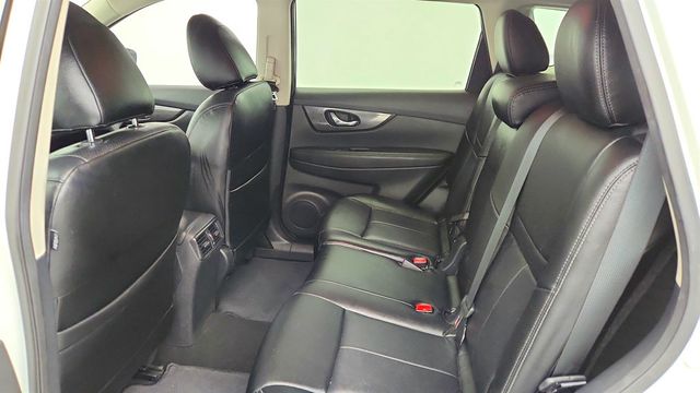 2019 Nissan Rogue S with Special Edition Package - 22962886 - 19