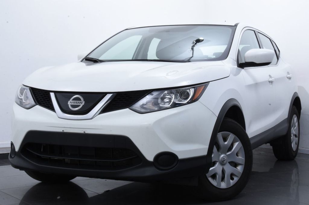 white 2019 nissan rogue