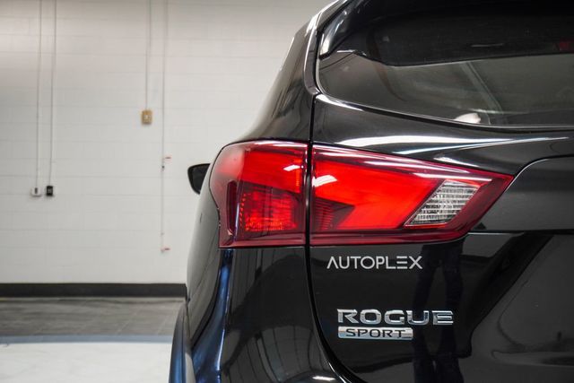2019 Nissan Rogue Sport AWD S - 23057379 - 31