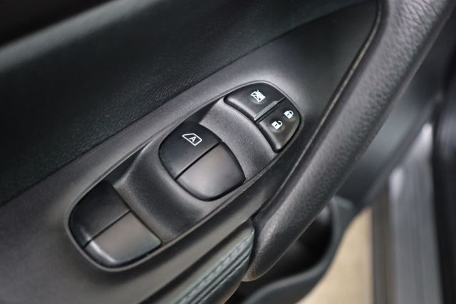 2019 Nissan Rogue Sport S - 23046422 - 34