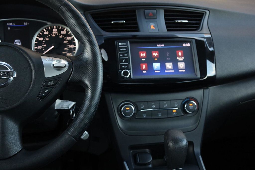 Nissan Sentra photo 32