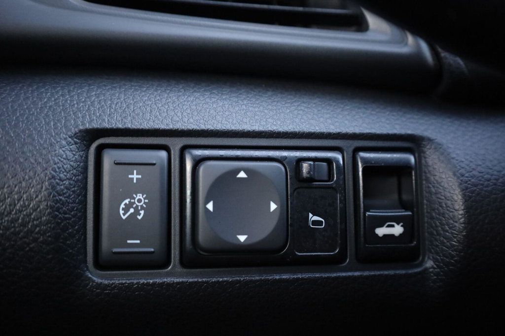 Nissan Sentra photo 33