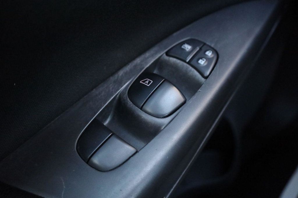 Nissan Sentra photo 34