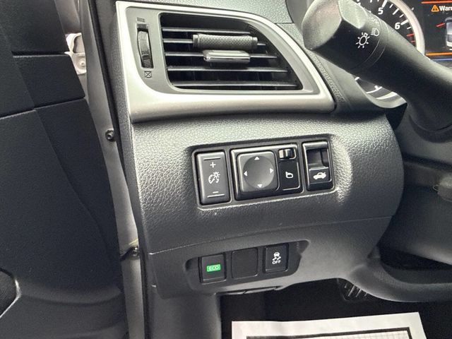 2019 Nissan Sentra S Manual - 22932553 - 34