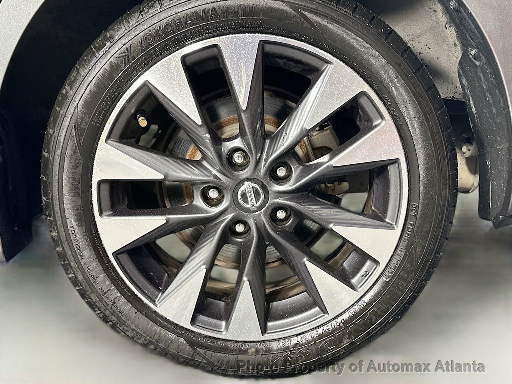 2019 Nissan Sentra SR - 22580638 - 32