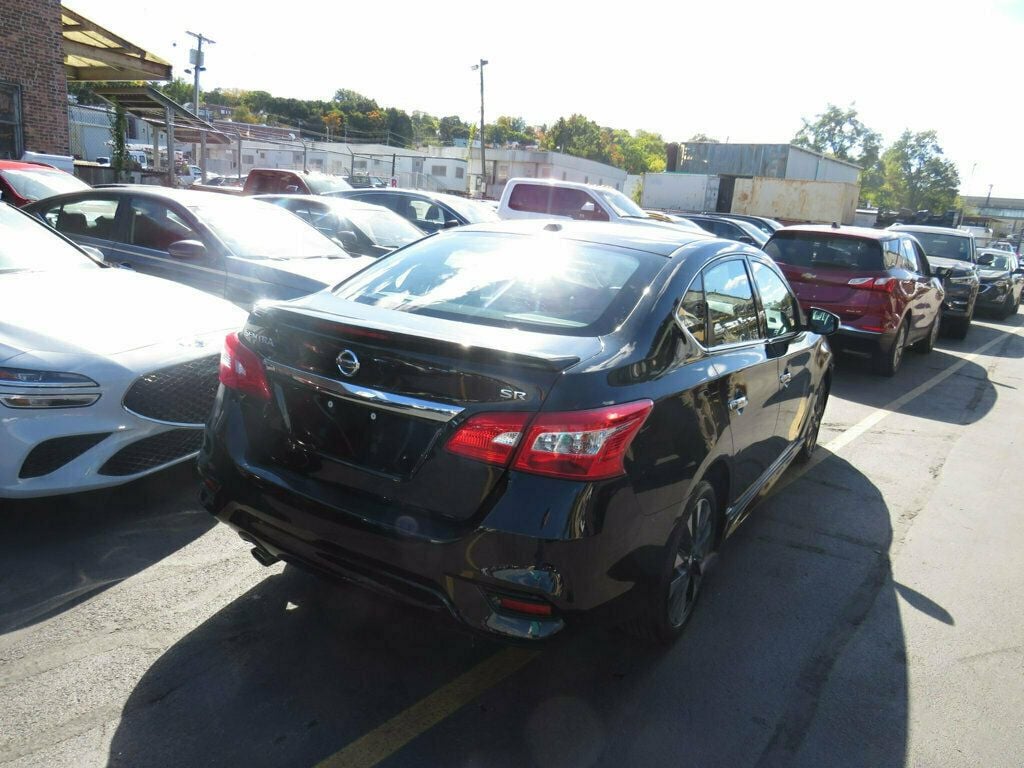 2019 Nissan Sentra SR photo 4