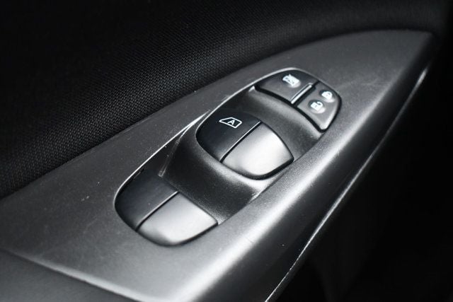 2019 Nissan Sentra SV CVT - 23014167 - 18