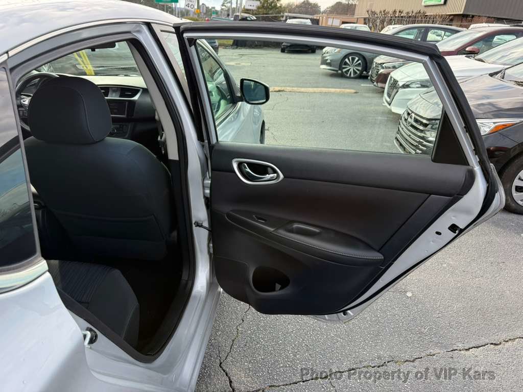 2019 Nissan Sentra SV CVT - 22983783 - 11