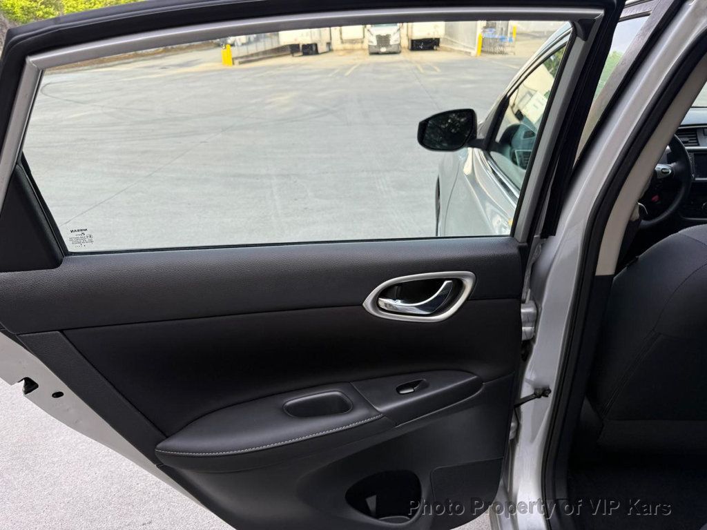 2019 Nissan Sentra SV CVT - 23015360 - 9