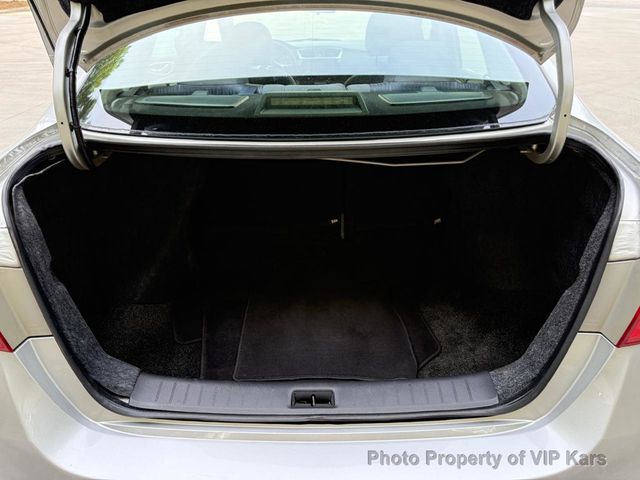 2019 Nissan Sentra SV CVT - 23015360 - 19