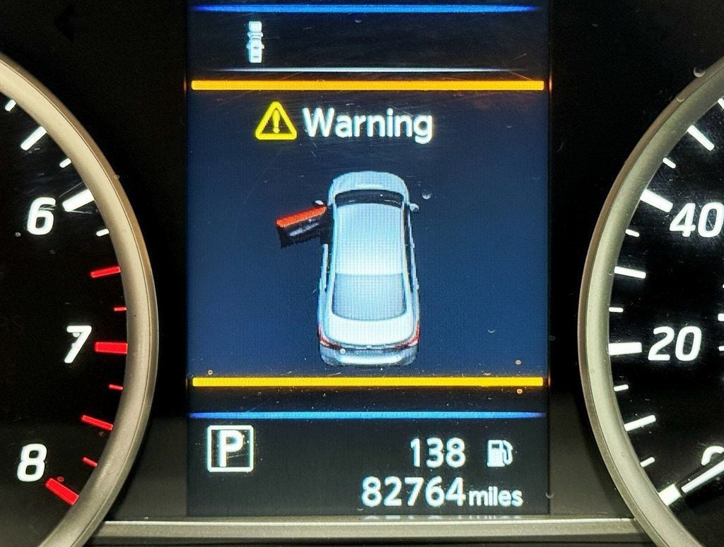 2019 Nissan Sentra SV CVT - 22933966 - 13