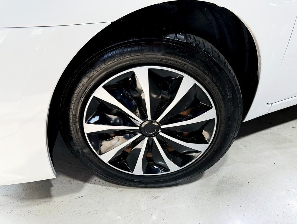 2019 Nissan Sentra SV CVT - 22933966 - 1