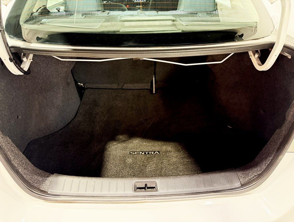 2019 Nissan Sentra SV CVT - 22933966 - 28