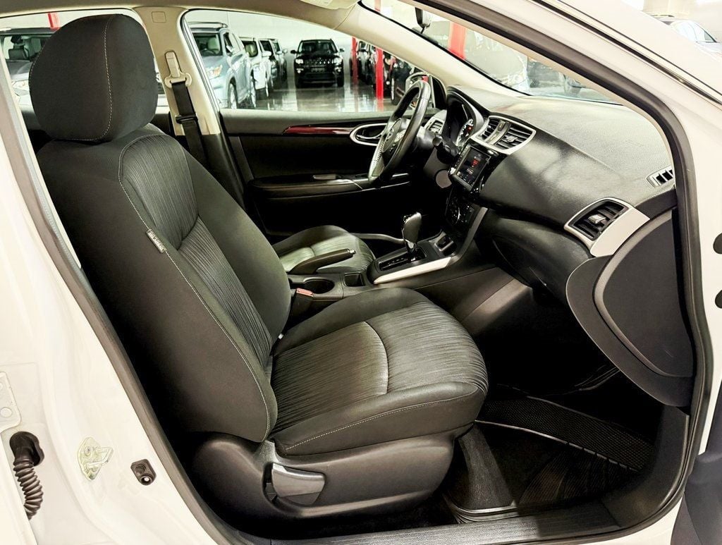 2019 Nissan Sentra SV CVT - 22933966 - 31