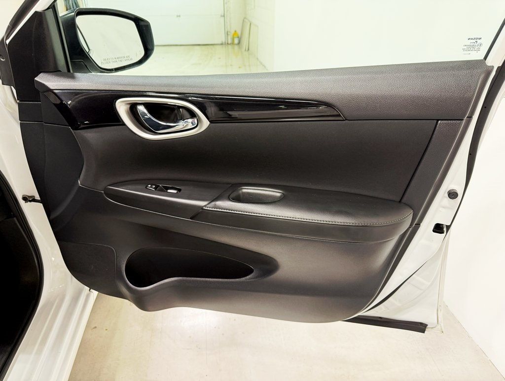 2019 Nissan Sentra SV CVT - 22933966 - 32