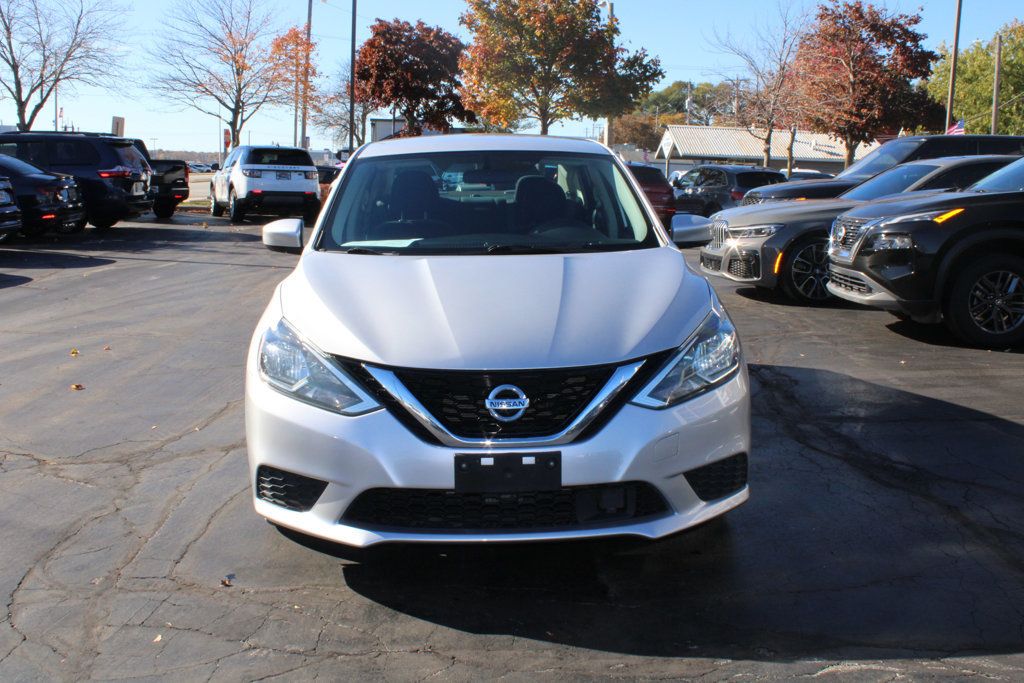 2019 Nissan Sentra SV photo 3