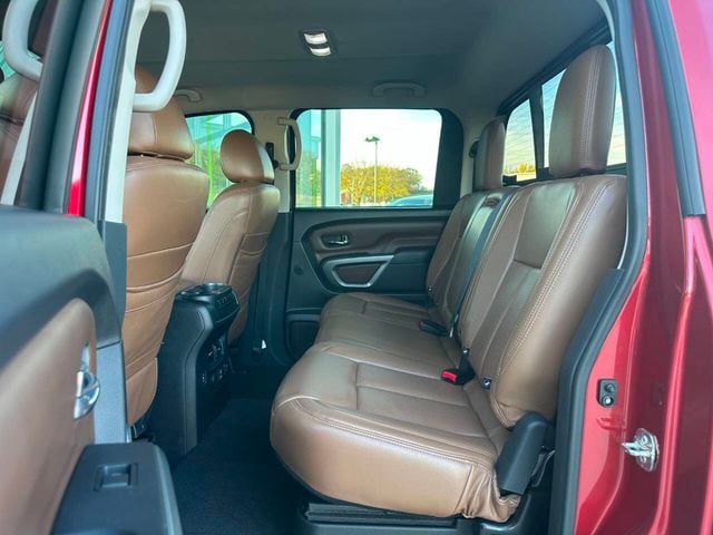 2019 Nissan Titan 4x4 Crew Cab Platinum Reserve - 22943145 - 12