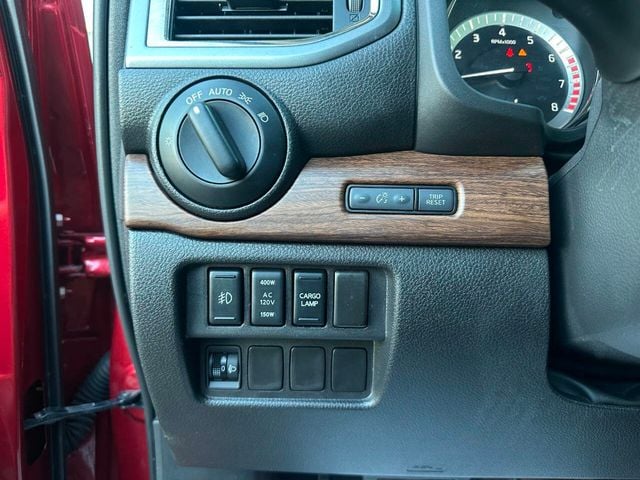 2019 Nissan Titan 4x4 Crew Cab Platinum Reserve - 22943145 - 28