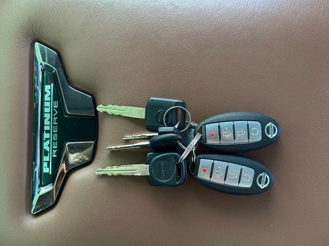 2019 Nissan Titan 4x4 Crew Cab Platinum Reserve - 22943145 - 43