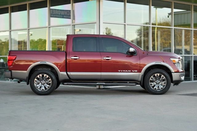 2019 Nissan Titan 4x4 Crew Cab Platinum Reserve - 22943145 - 7