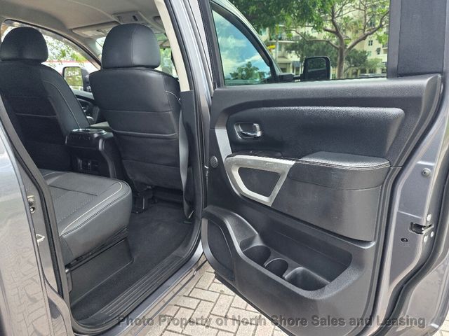 2019 Nissan Titan 4x4 Crew Cab PRO-4X - 23042554 - 29