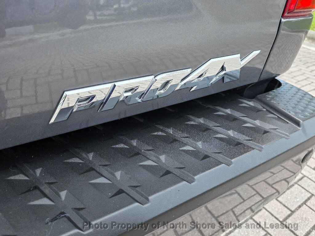 2019 Nissan Titan 4x4 Crew Cab PRO-4X - 23042554 - 44