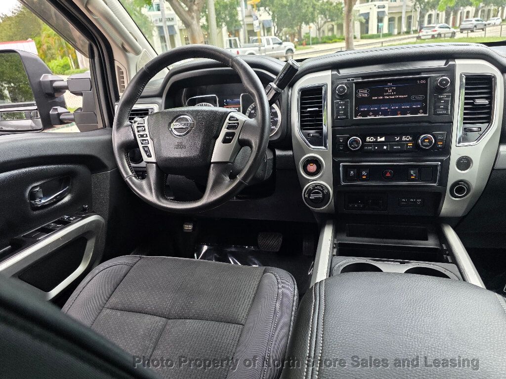 2019 Nissan Titan 4x4 Crew Cab PRO-4X - 23042554 - 7