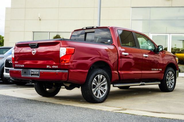 2019 Nissan Titan 4x4 Crew Cab SL - 23027582 - 11