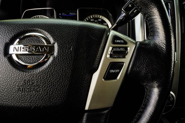 2019 Nissan Titan 4x4 Crew Cab SL - 23027582 - 28