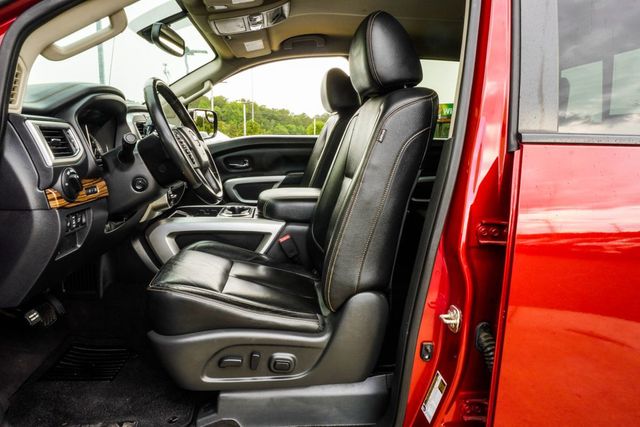 2019 Nissan Titan 4x4 Crew Cab SL - 23027582 - 31