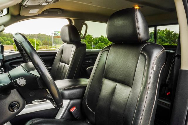 2019 Nissan Titan 4x4 Crew Cab SL - 23027582 - 32