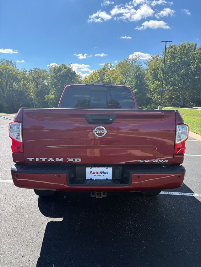 2019 Nissan Titan 4x4 Crew Cab SV - 22924378 - 4