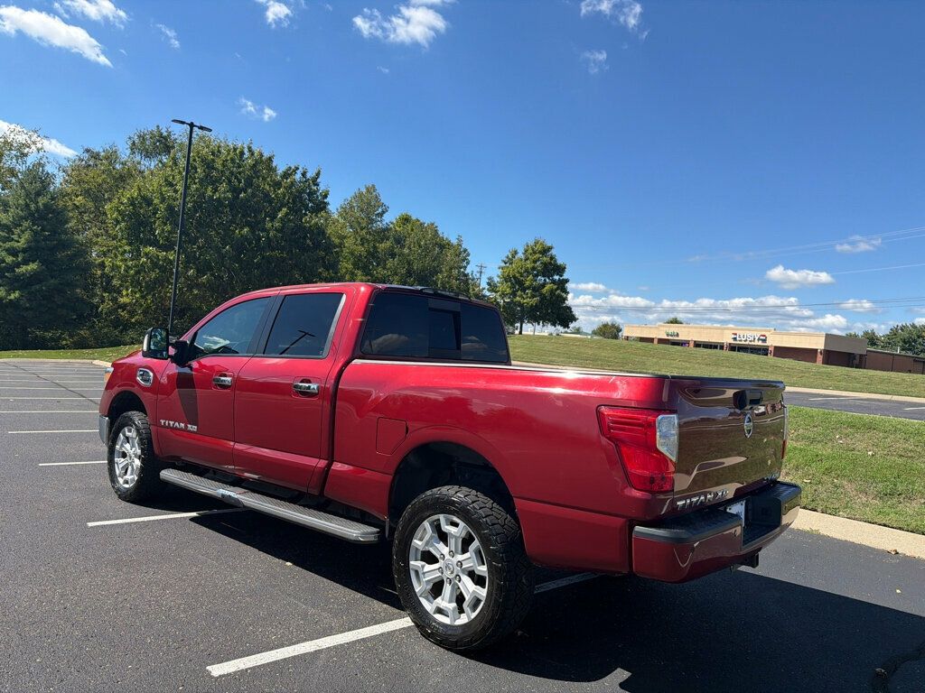 2019 Nissan Titan Crew Cab SV photo 6