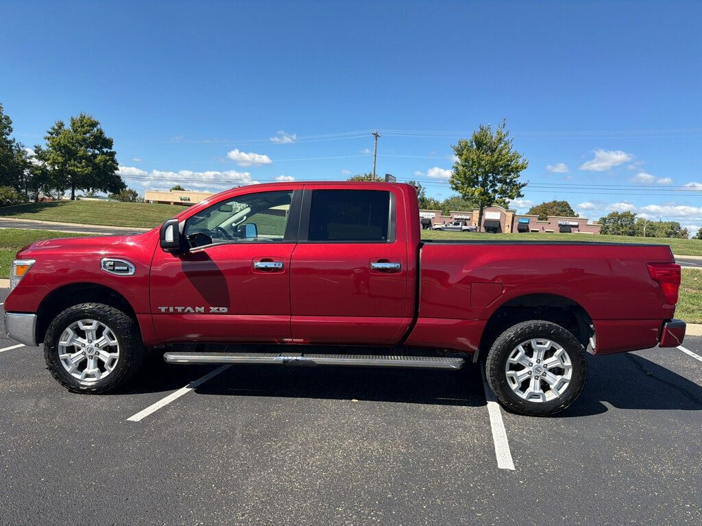 2019 Nissan Titan Crew Cab SV photo 7