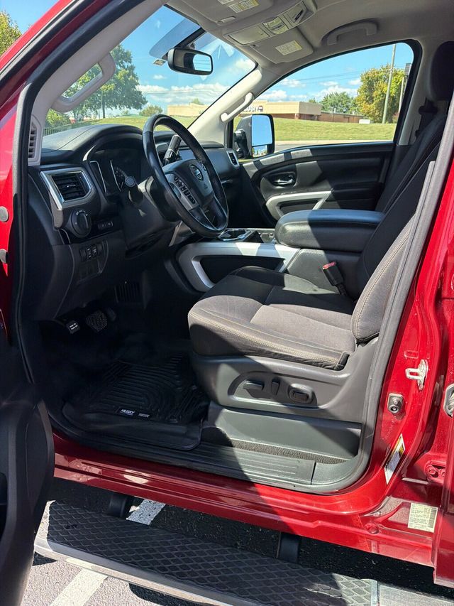 2019 Nissan Titan 4x4 Crew Cab SV - 22924378 - 8