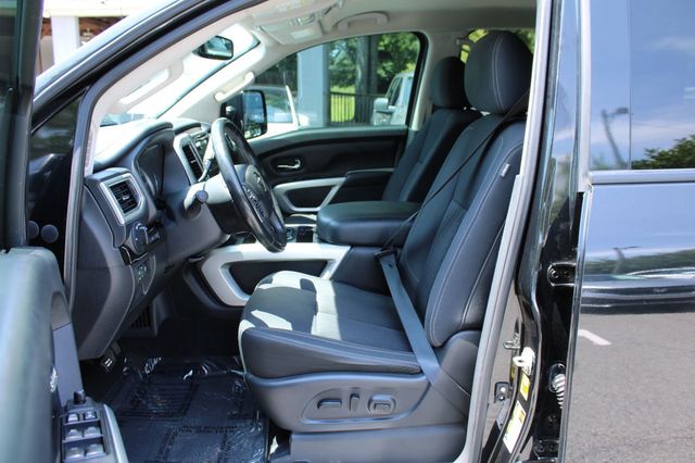2019 Nissan Titan 4x4 Crew Cab SV - 23068947 - 12