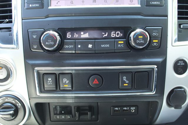 2019 Nissan Titan 4x4 Crew Cab SV - 23068947 - 18