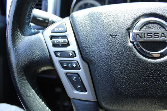 2019 Nissan Titan 4x4 Crew Cab SV - 23068947 - 25