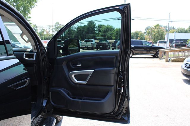 2019 Nissan Titan 4x4 Crew Cab SV - 23068947 - 29