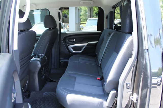 2019 Nissan Titan 4x4 Crew Cab SV - 23068947 - 32