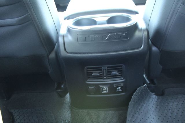 2019 Nissan Titan 4x4 Crew Cab SV - 23068947 - 34