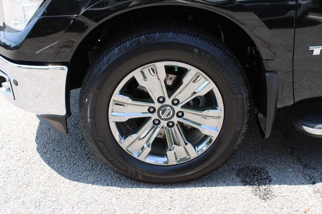 2019 Nissan Titan 4x4 Crew Cab SV - 23068947 - 39
