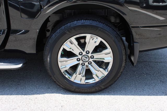 2019 Nissan Titan 4x4 Crew Cab SV - 23068947 - 40
