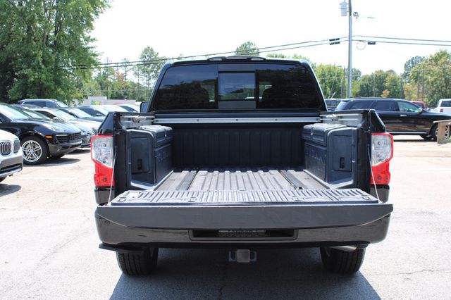 2019 Nissan Titan 4x4 Crew Cab SV - 23068947 - 8